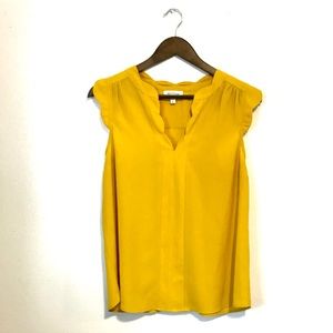 MONTEAU sleeveless scalloped edge top